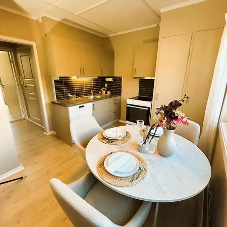 - Sentrums * ليلّيهامّير