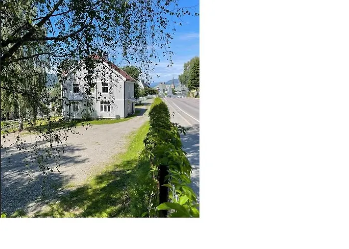 - Sentrums 릴레함메르